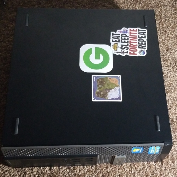 Computer desktop. - Picture 3 of 4